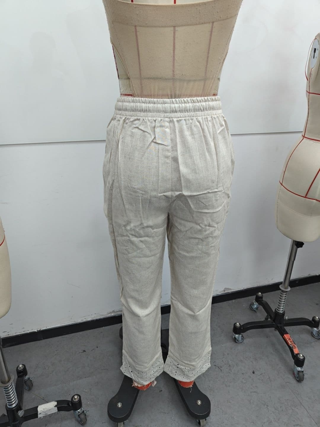 Lace Patchwork Cropped Pants with Elastic Waist